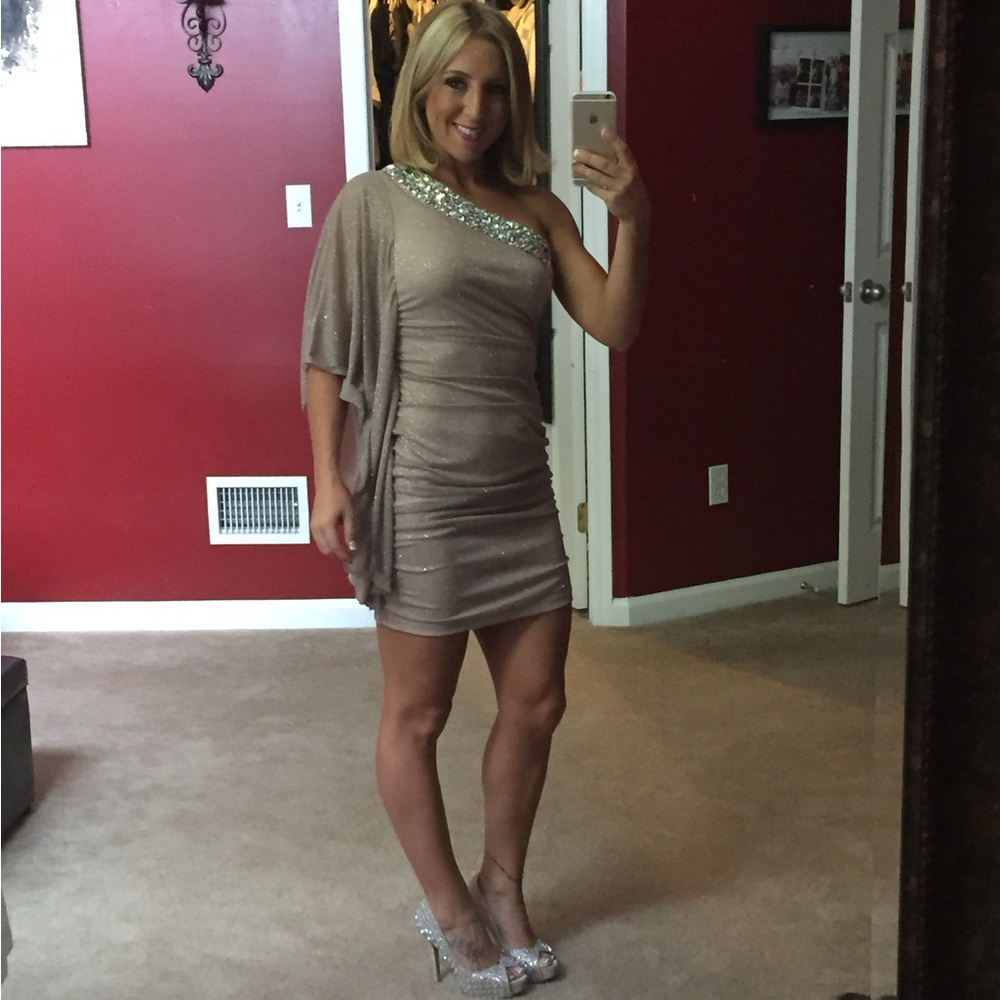Brand- Emerald Sundae Small Gold dress from Estelle’s - Picture 2 of 5